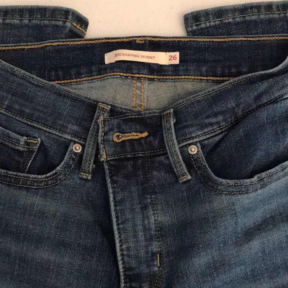 Levi’s 311, Shaping Skinny Jeans, size 26L (26x32)